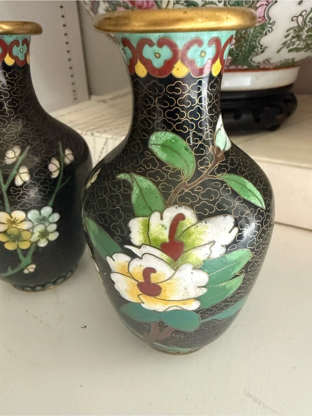 Vintage Black Cloisonné Vases with White and Green Floral Design pair-mirrored - Picture 3 of 8